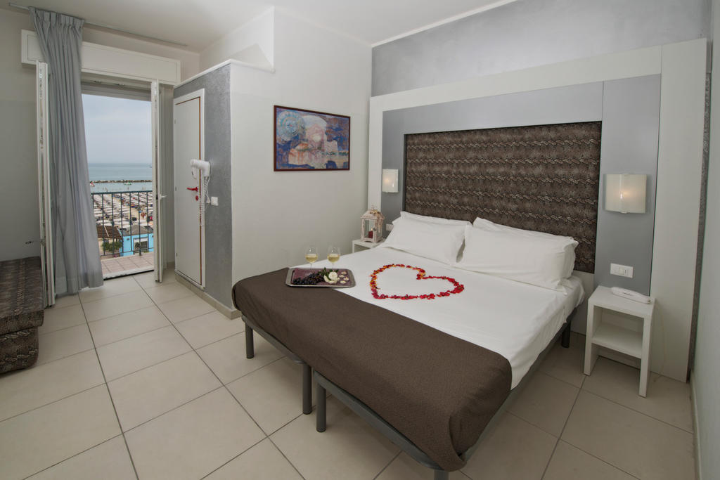 Hotel Garden Cattolica Ruang foto