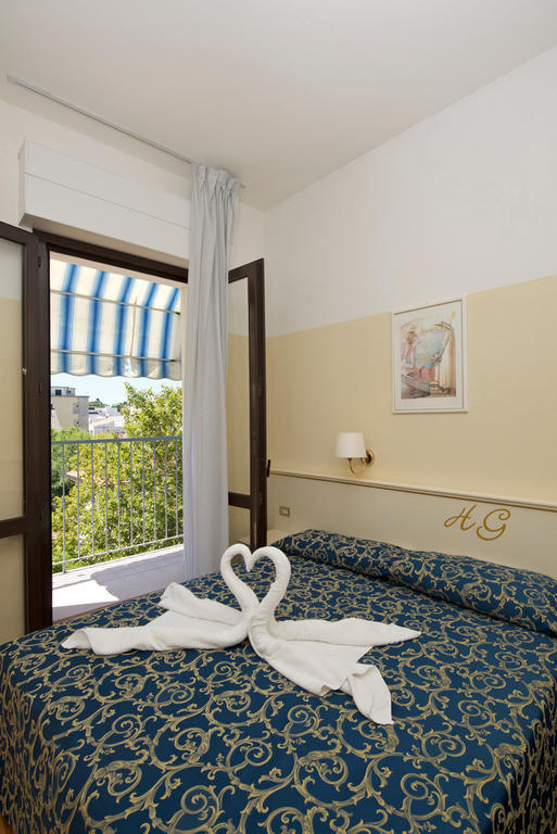 Hotel Garden Cattolica Bagian luar foto